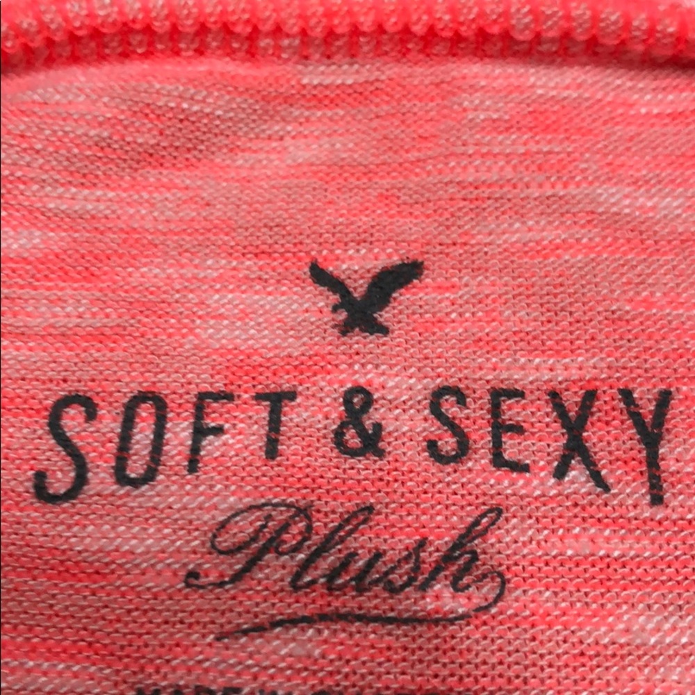 American Eagle T-shirt - NWT - Picture 3 of 3